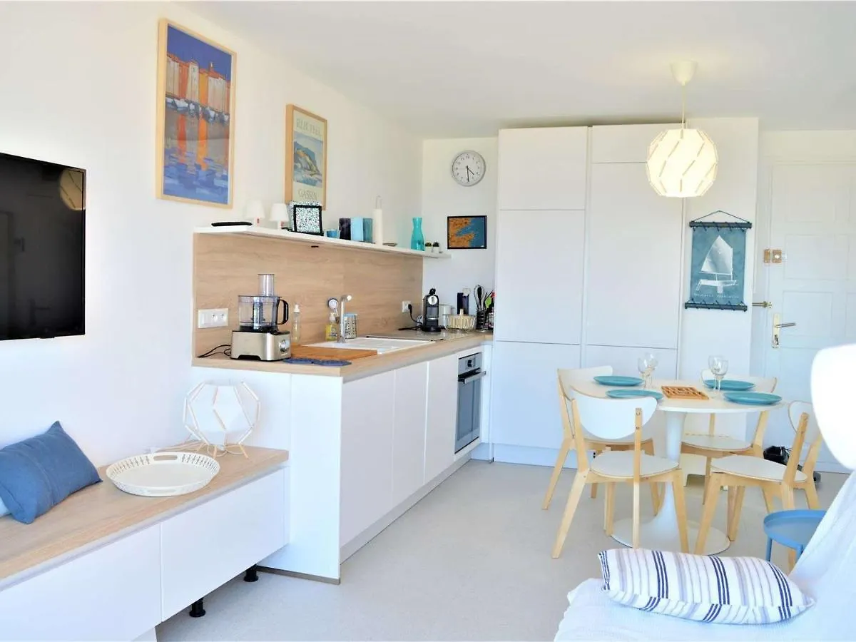 Appartement T2 Climatise Avec Parking A Cavalaire-Sur-Mer - Fr-1-226B-72